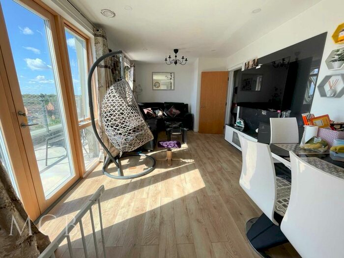 2 Bedroom Flat To Rent In Salisbury Road, Southall, Southall, UB2