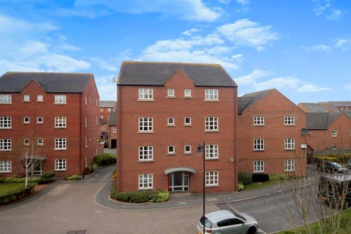 2 Bedroom Flat To Rent In Massingham Park, Taunton, TA2