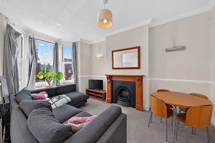 2 Bedroom Flat To Rent In Cambray Road, Wandsworth Common, SW12