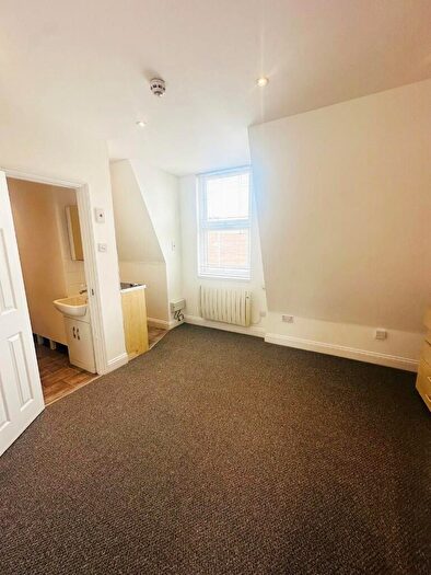 Studio To Rent In High Road Leyton, London, E10