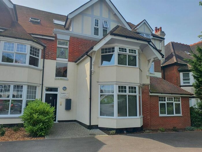2 Bedroom Flat To Rent In Hastings Road, Bexhill-On-Sea, TN40