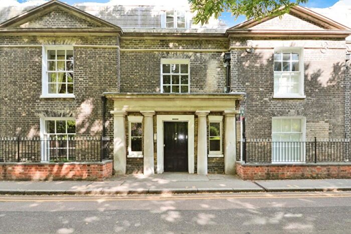 2 Bedroom Duplex To Rent In New Street, Chelmsford, Essex, CM1