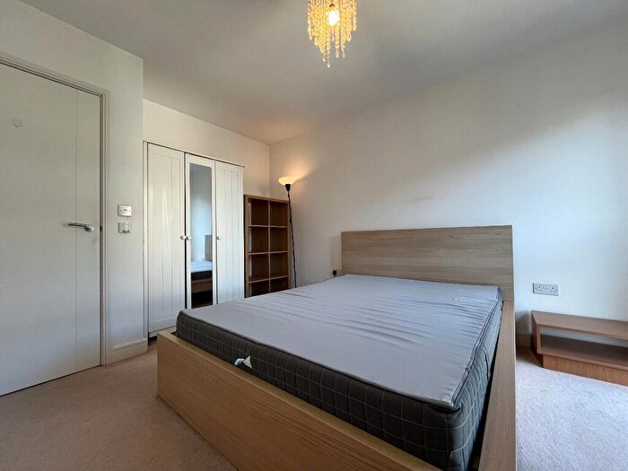 1 Bedroom Flat To Rent In Copenhagen Court, Pell Street, London, SE8