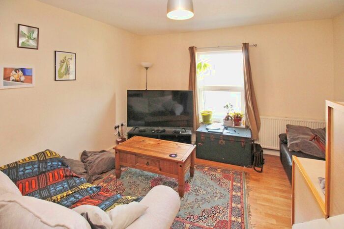 2 Bedroom Flat To Rent In Kirkstall Road, Kirkstall, Leeds, LS4
