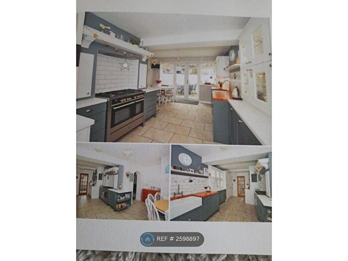 3 Bedroom Terraced House To Rent In Tollohill Drive, Aberdeen, AB12