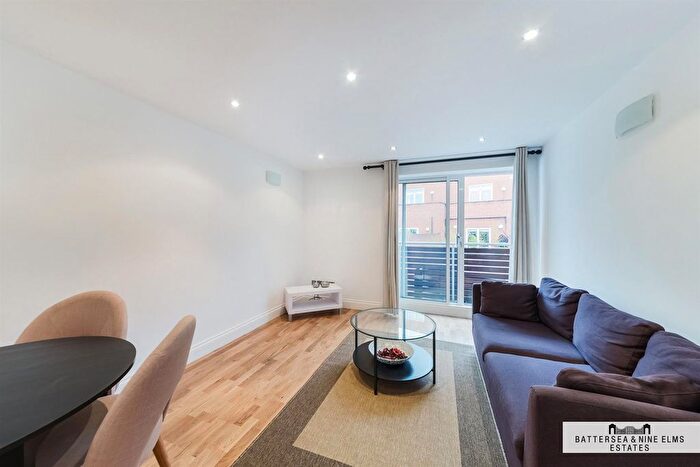 2 Bedroom Flat To Rent In Wandsworth Road, London, SW8
