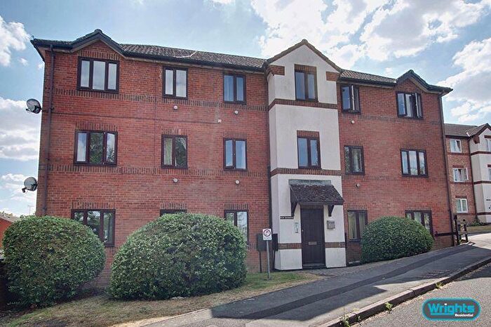 1 Bedroom Flat To Rent In Orchard Road, Trowbridge, BA14