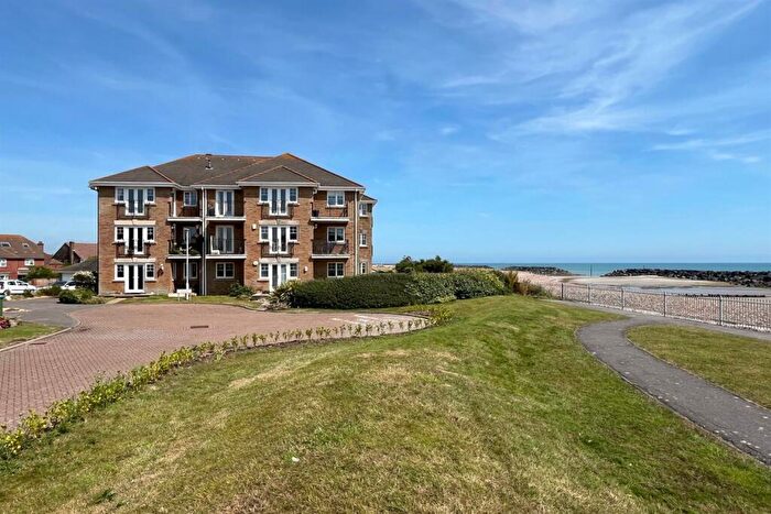 2 Bedroom Flat To Rent In Freya Close, Bognor Regis, PO22