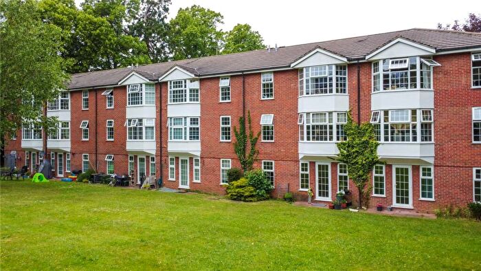 2 Bedroom Apartment For Sale In Westcote Road, Reading, Berkshire, RG30