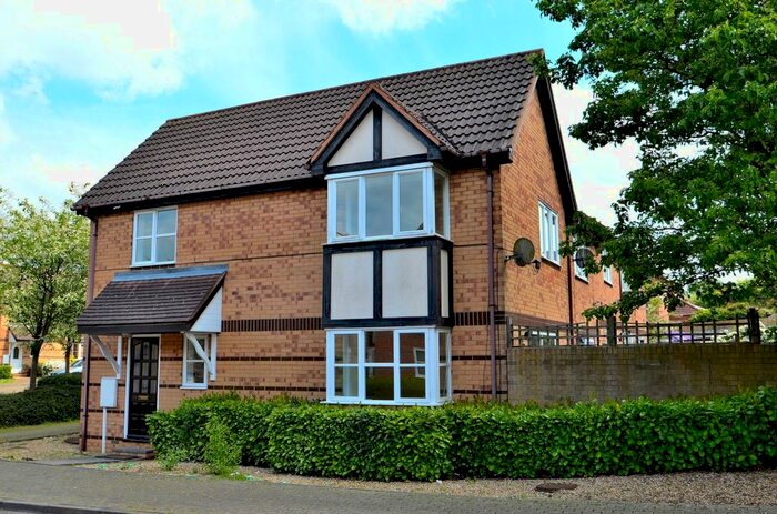 3 Bedroom Semi-Detached House To Rent In Rosemullion Avenue, Tattenhoe, MK4