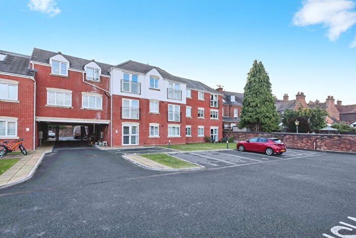 2 Bedroom Flat For Sale In High Street, Amblecote, Stourbridge, DY8