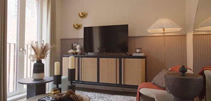 1 Bedroom Flat To Rent In Hampton Apartments, London, SE18