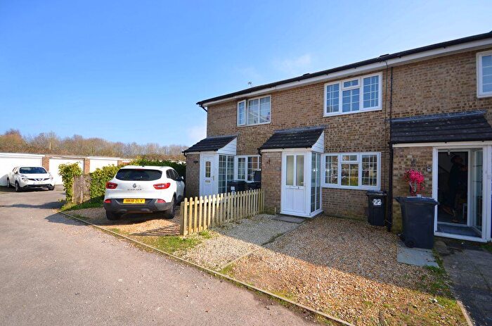 Detached House To Rent In Heather Close, Bournemouth, BH8
