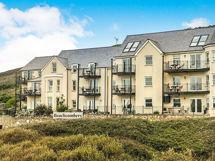 2 Bedroom Flat For Sale In Beachcombers Apartments, Watergate Bay, TR8