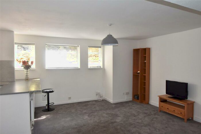 1 Bedroom Apartment To Rent In Osborne Road, Windsor, Berkshire, SL4