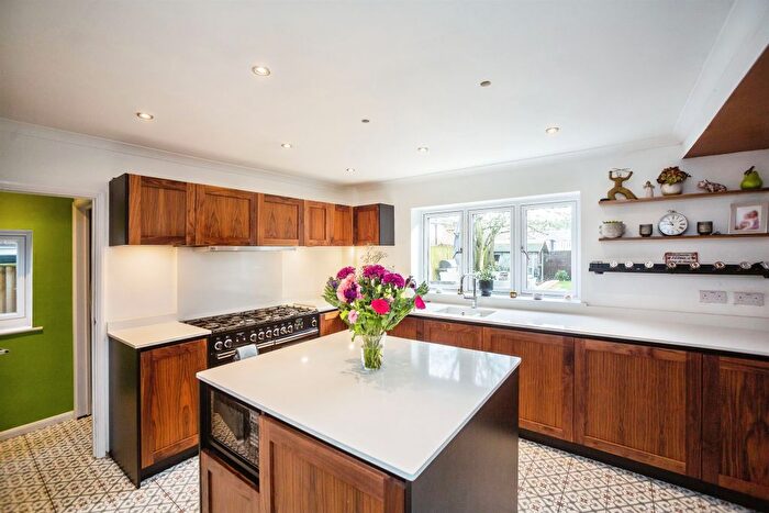 4 Bedroom Detached House For Sale In Upper Street, Leeds, Maidstone, ME17