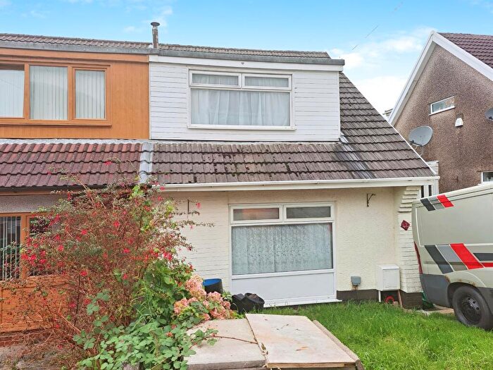3 Bedroom Semi-Detached Bungalow For Sale In Llangorse Road, Aberdare, CF44