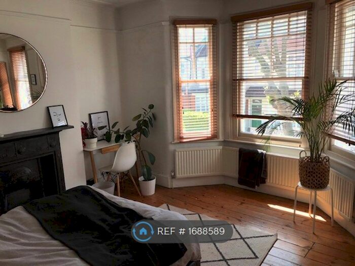 3 Bedroom Terraced House To Rent In Brudenell Road, London, SW17
