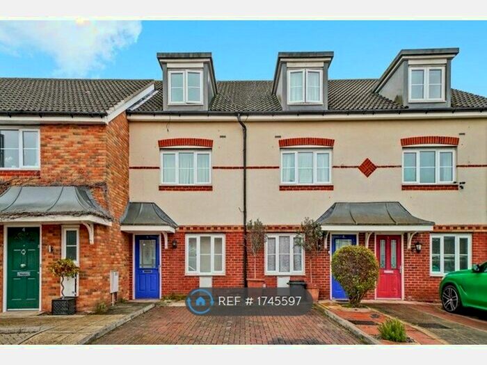 3 Bedroom Terraced House To Rent In Appleby Close, London, UB8