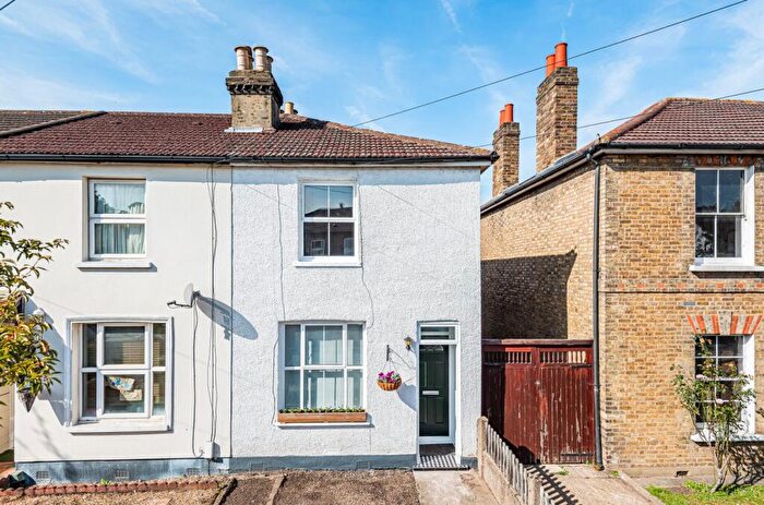 3 Bedroom End Of Terrace House For Sale In Stanley Road, Bromley, Kent, BR2
