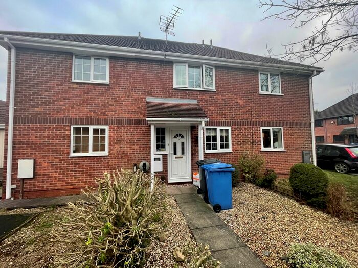 2 Bedroom Town House To Rent In Saffron Drive, Oakwood DE21