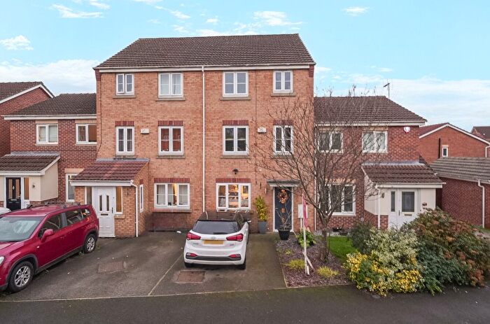 4 Bedroom Terraced House For Sale In Longfield Avenue, Nottingham, Nottinghamshire, NG8