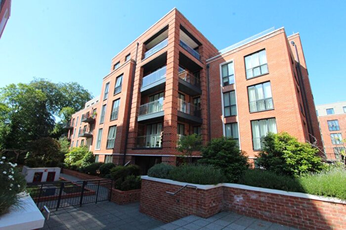 1 Bedroom Flat For Sale In Lancelot House, SO22