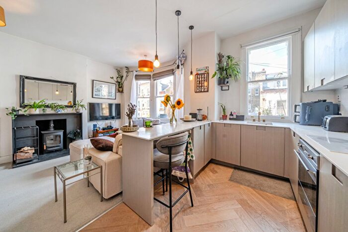 2 Bedroom Flat For Sale In Brailsford Road, Brixton, London, SW2