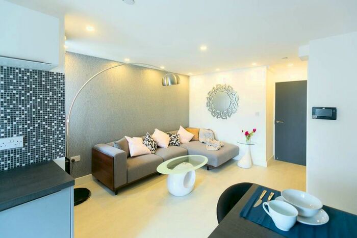 2 Bedroom Flat To Rent In Richmond Parc, Richmond Road, Cardiff, CF24