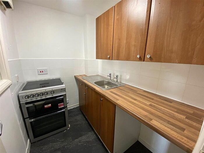 1 Bedroom Property To Rent In Salem Place, Northfleet, DA11