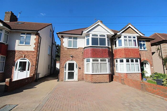 3 Bedroom Semi-Detached House To Rent In Park Road, Hounslow, TW3