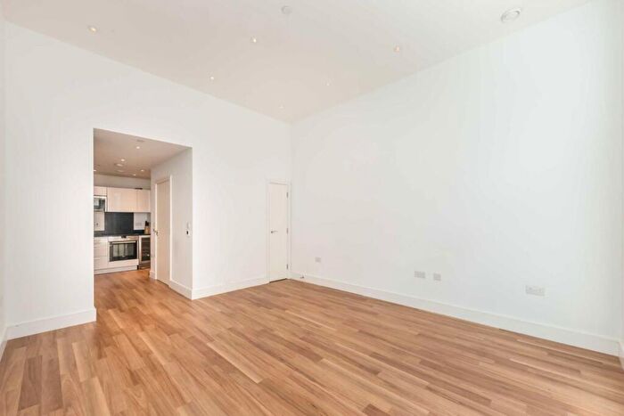 Studio To Rent In Queensland Road, Islington, N7