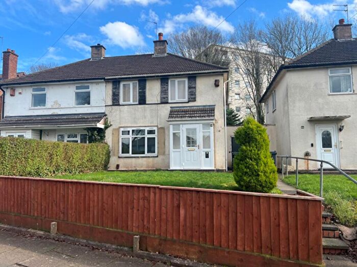 3 Bedroom Semi Detached House For Sale In Central Avenue, Northfield, Birmingham, B31