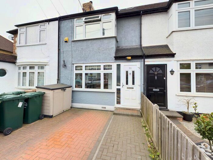 4 Bedroom Detached House To Rent In Ravensbourne Avenue, Staines-Upon-Thames, Surrey TW19