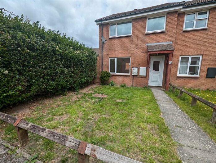 3 Bedroom End Of Terrace House To Rent In Railway View, Caldicot, NP26