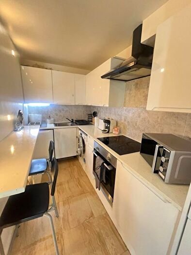 3 Bedroom Flat To Rent In Otter Close, Stratford, Bow, London, E15