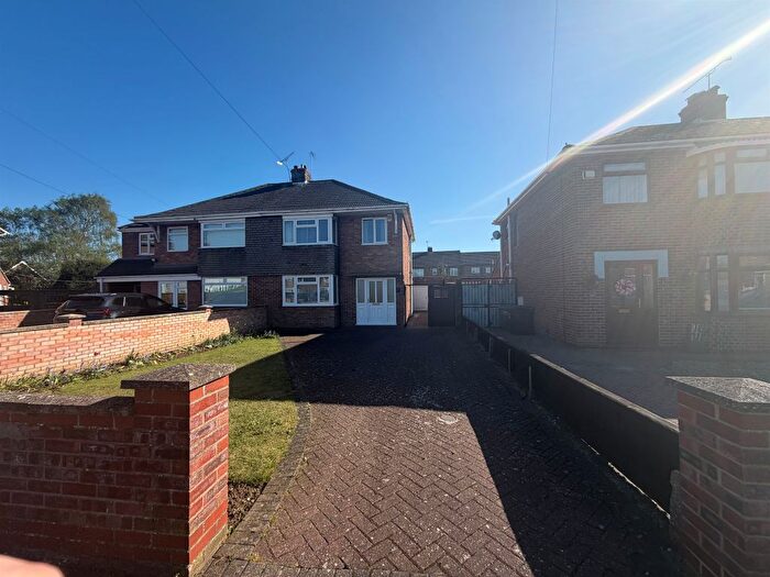3 Bedroom Semi-Detached House For Sale In Central Square, Peterborough, PE2