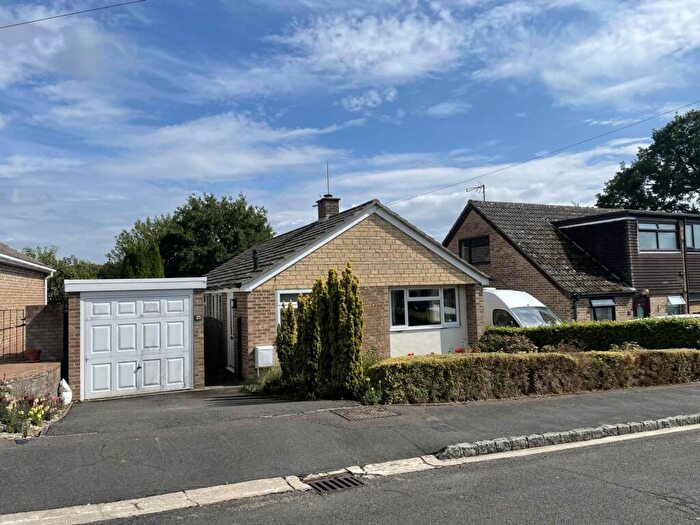 3 Bedroom Detached Bungalow To Rent In Windmill Close, North Leigh, OX29