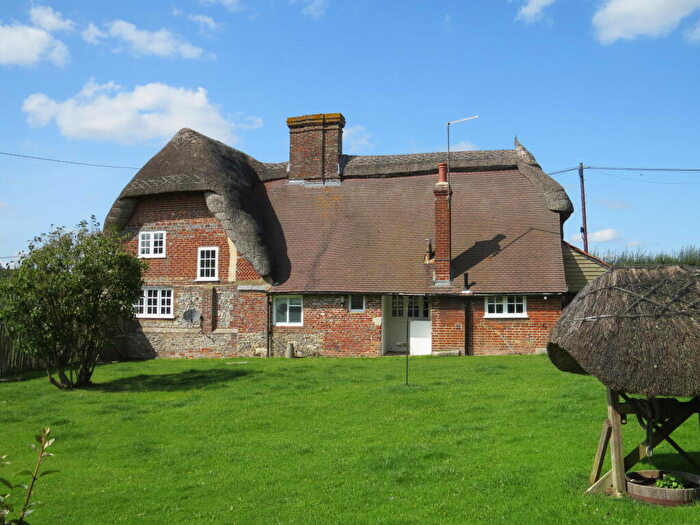 3 Bedroom Detached House To Rent In East Tisted, Alton, Hampshire, GU34
