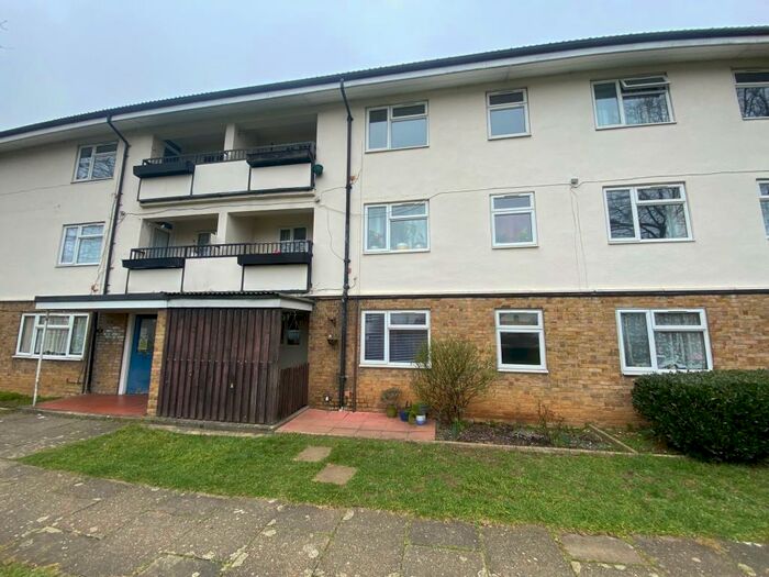 2 Bedroom Apartment To Rent In Buckthorn Avenue, SG1