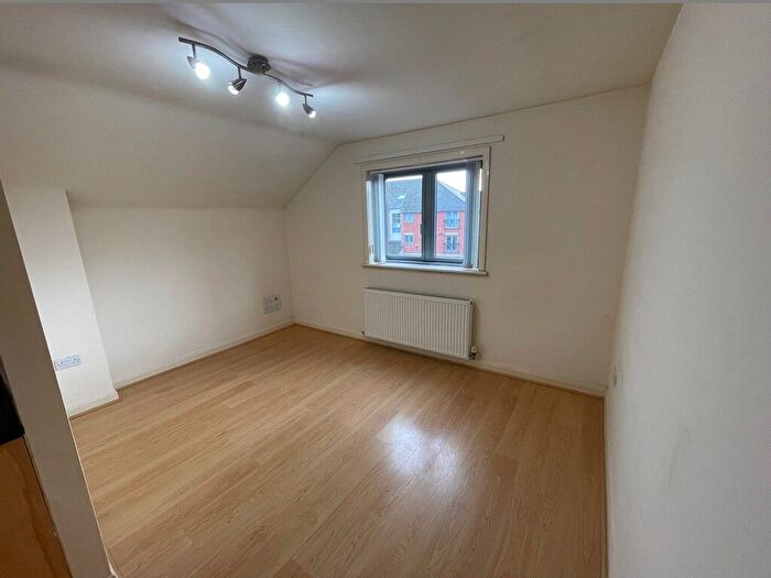2 Bedroom Flat To Rent In Highland Court, Scotland Road, Basford, Nottingham, NG5
