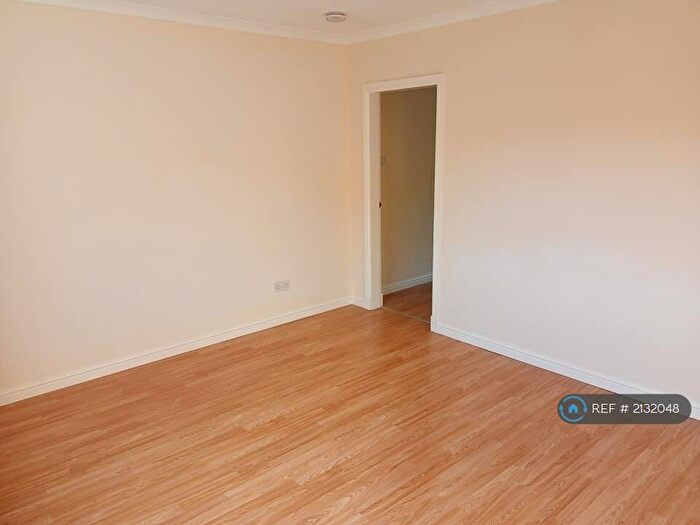 1 Bedroom Flat To Rent In Melvinhall Road, Lanark, ML11
