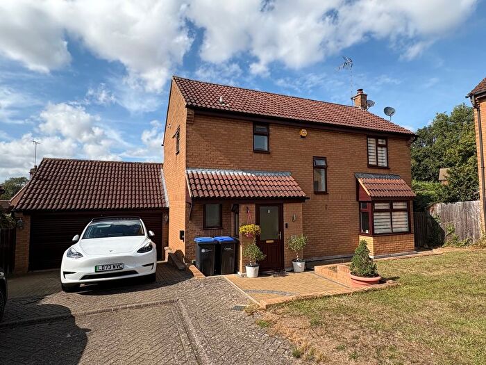 4 Bedroom Detached House For Sale In Aviemore Gardens, West Hunsbury, NN4