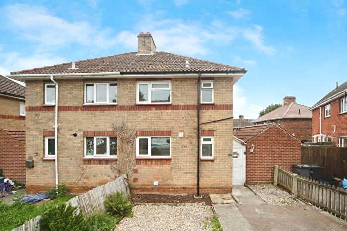 2 Bedroom Semi-detached House For Sale In Lyngford Square, Taunton, TA2