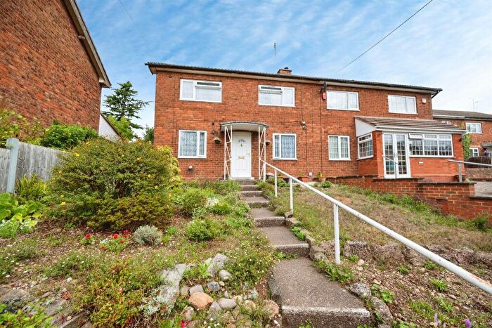 3 Bedroom Semi-Detached House For Sale In Valley Road, Birmingham, B43