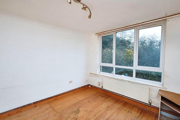 1 Bedroom Flat For Sale In Moorfield, Harlow, Essex, CM18