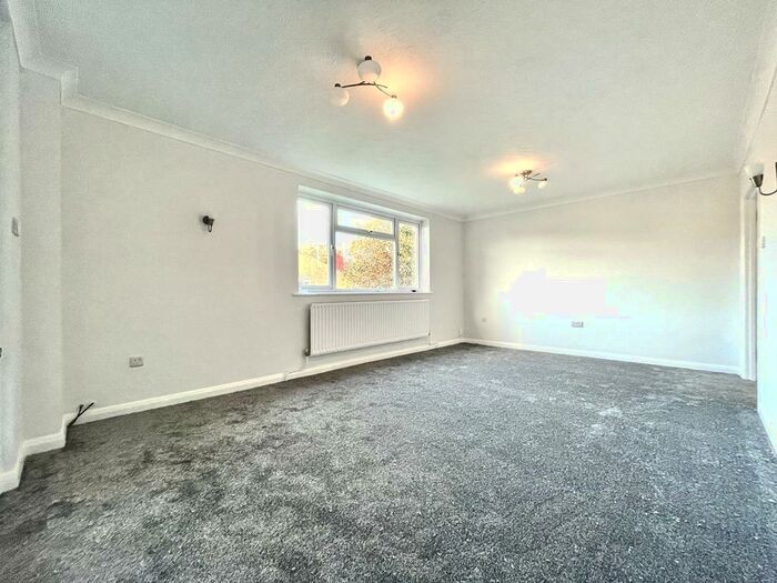 4 Bedroom Detached House To Rent In Westwood Gardens, Chandler's Ford, SO53