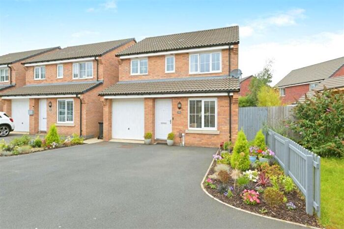3 Bedroom Detached House For Sale In Damselfly Road, Northampton, NN4