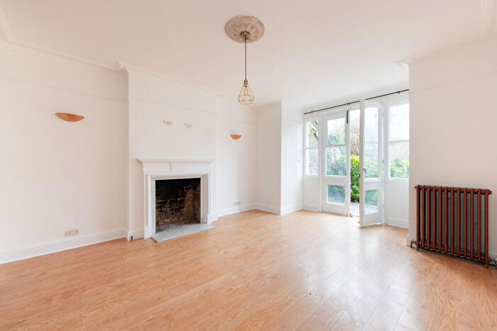 2 Bedroom Apartment To Rent In Crossfield Road, London, NW3