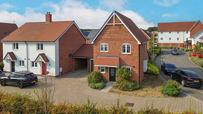 3 Bedroom Link Detached House For Sale In Liberty Way, Runwell, SS11